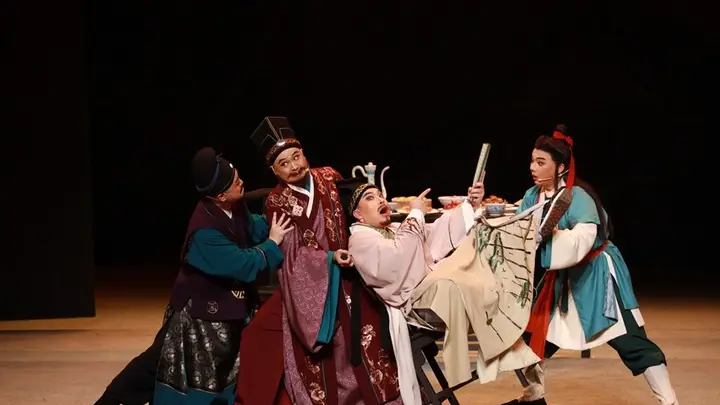 黄梅戏《梅城烟雨》深圳首演 演绎清官赈灾故事