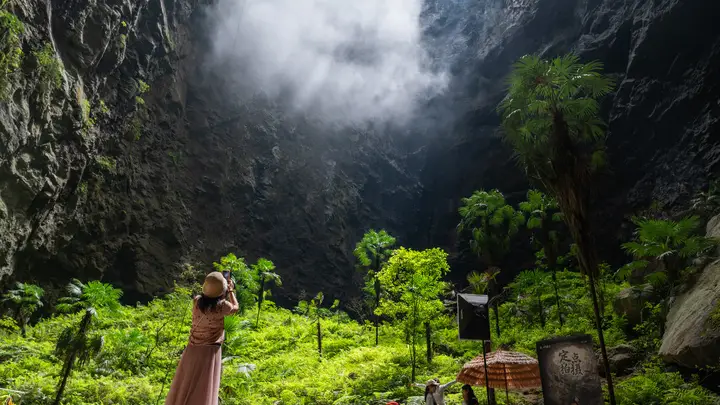湖北宣恩:游绿水青山 享夏日清凉