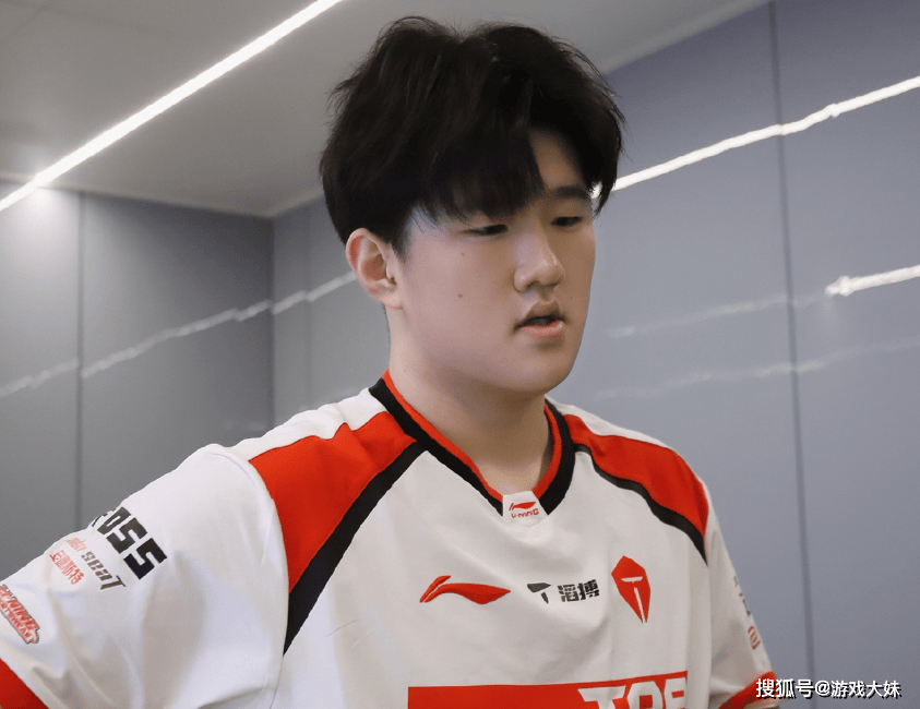 TES被淘汰后连夜回国，第一件事就是换人，已经在接触两个人