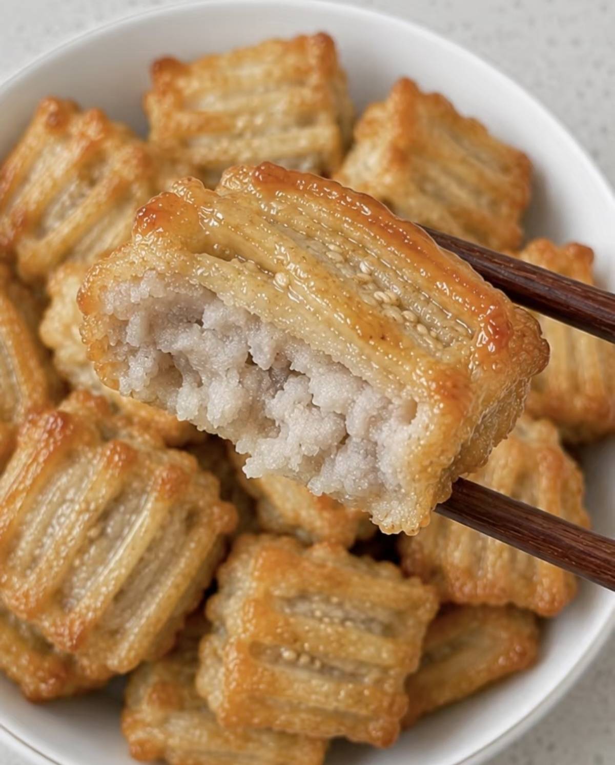 芋头饼：外酥里糯的家常巧思，一口咬下童年的温暖记忆