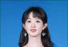 36岁赵丽颖突然换回长发，一袭水蓝裙美到网友炸锅，她这是要改走温柔路线了？