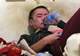 中国白酒界“高手”：一人将8人喝死，一人用铁链锁住自己戒酒