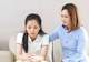 染发引发母女互撕：很多亲子矛盾，都是因为没留「人际关系缝隙」