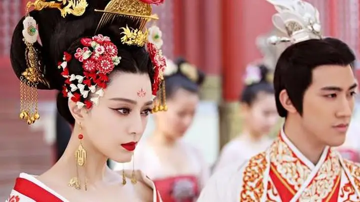 武则天为何最后又让儿子继承皇位？不是她傻，而是发现了一个秘密