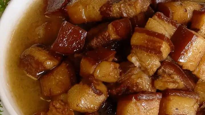 炖猪肉放什么调料?牢记这3种,猪肉软烂,满屋飘香味!