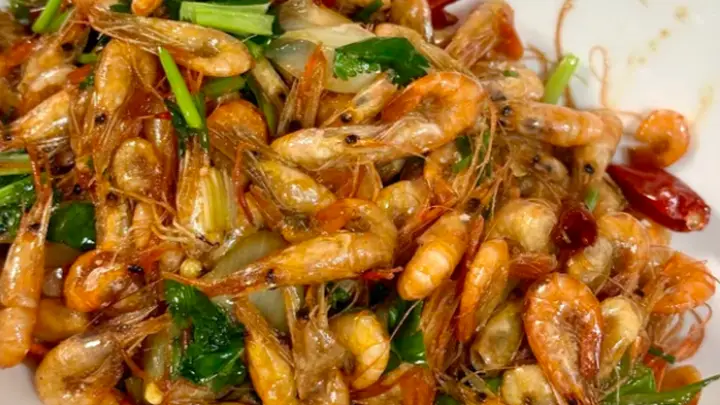 壳脆肉甜麻辣浓郁,一口尝尽江河鲜与山城辣韵