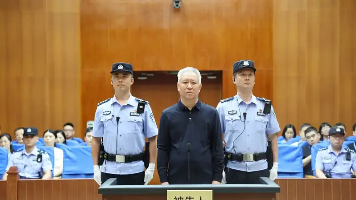 韩媒:许家印曾引领中国足球崛起 如今却落得悲惨下场