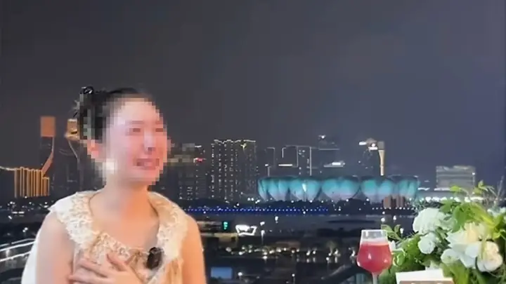 热搜第一!霍尊当年“翻车”事件再起风波,真相又反转了?