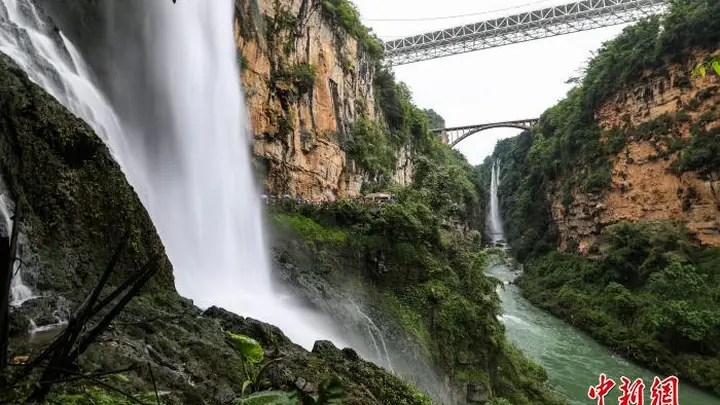 贵州兴义马岭河峡谷：雄奇险秀的自然画卷