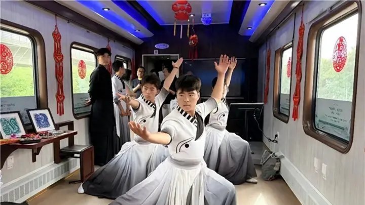 乘“问道崆峒号”体验清凉之旅，感受陇原文化魅力