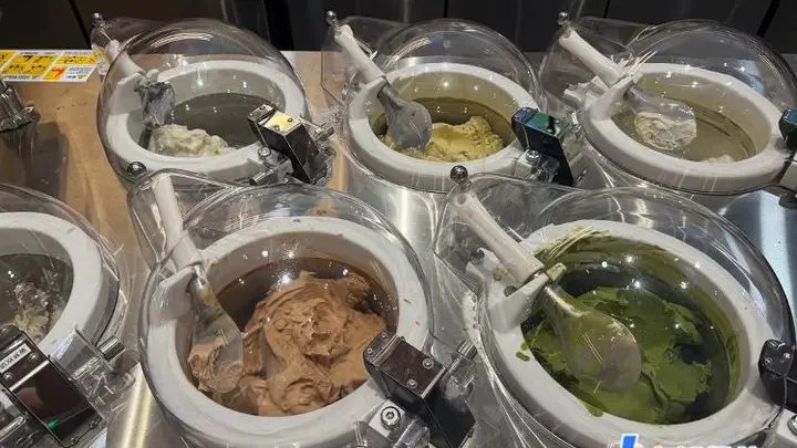 新茶饮品牌掀起冰淇淋热潮 定价比奶茶贵引发关注