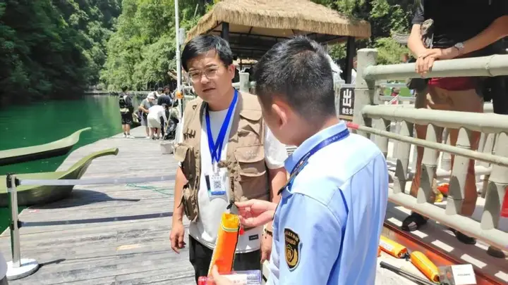 湖北恩施各大景区积极备战台风“红霞” 全力保障开园安全与游客出行