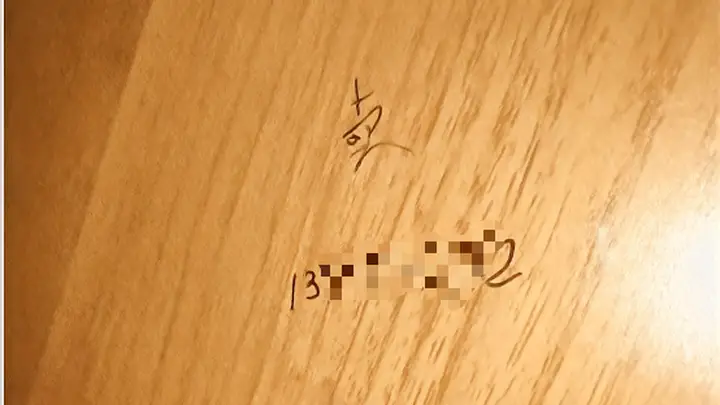 女子电话被男邻居当招嫖信息写公厕,男邻居被判拘役三个月缓刑六个月,女子:处罚过轻已上诉