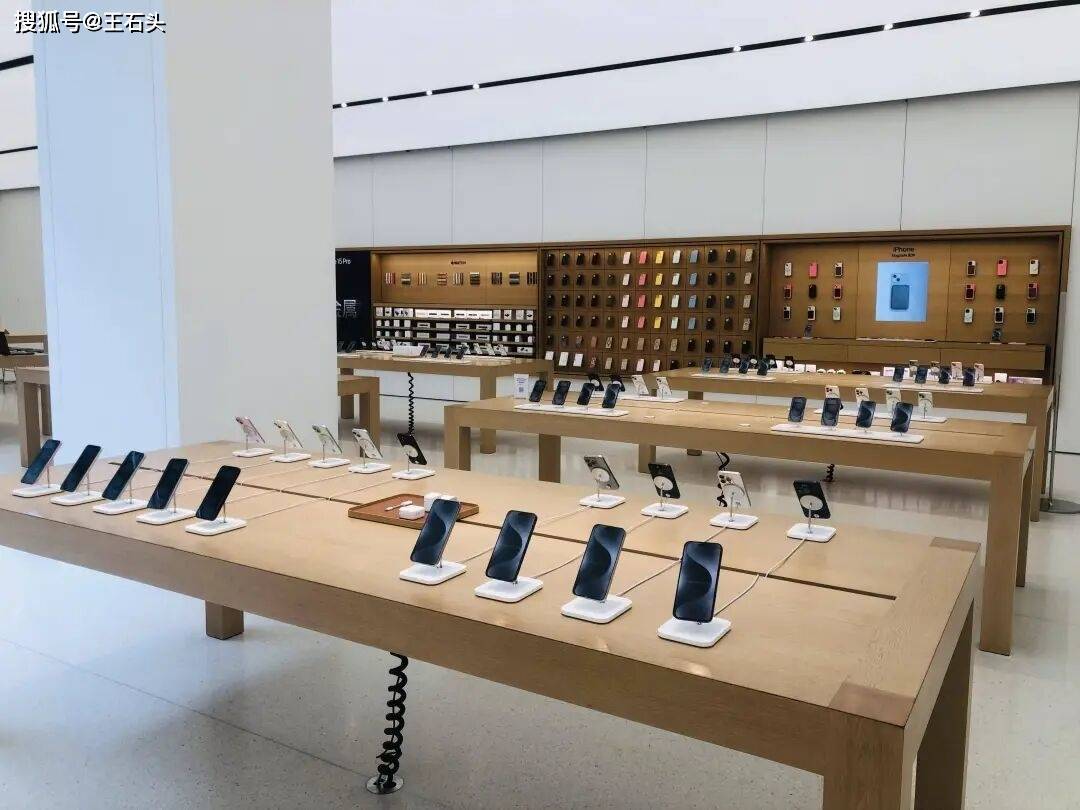 苹果Mac、iPad都涨价了，iPhone为什么还没涨价？