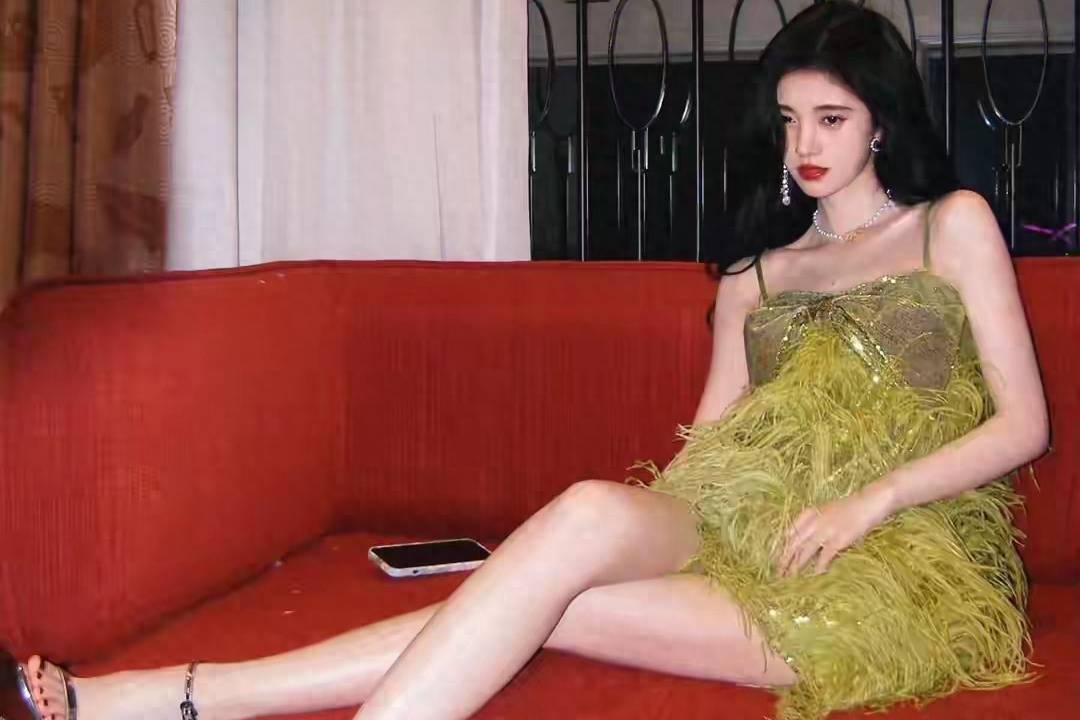 四千年美女鞠婧祎晒最新写真，独立后首次大胆尝试性感风，网友赞