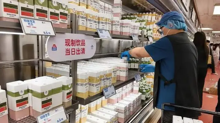 排队也要买！6 万盒产品赔付！新鲜零食一扩张就出问题？