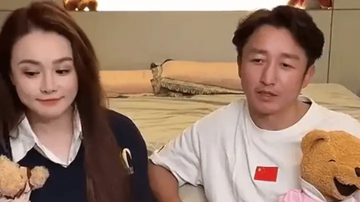 冉莹颖自曝坚持生下小儿子 邹市明回应其“不同姓”原因