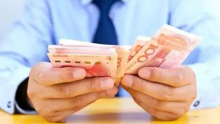 揭秘：为什么富人不在五一出游？背后原因令人深思