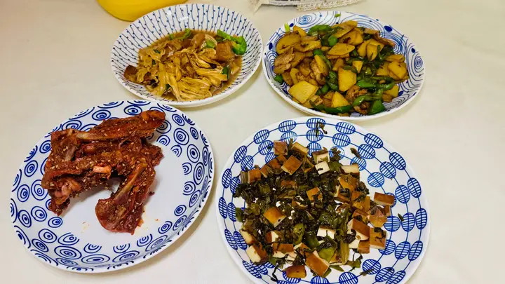 简单食材,雨天的一餐就完成了