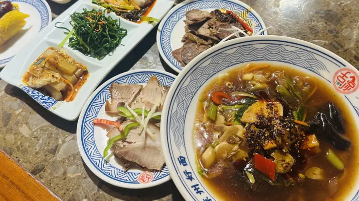 如意甘肃·清凉盛夏｜南城门下灯火长街，一口吃尽千年凉州烟火