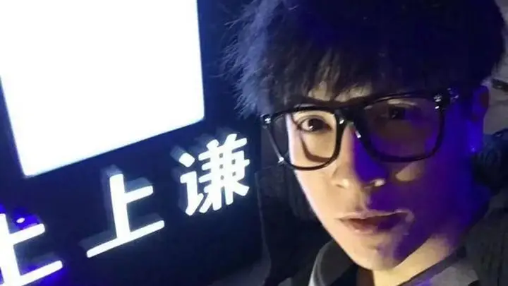 餐饮赛道上,全是跑路的明星