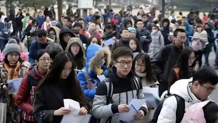 大学生就业趋势已定？7月起，985、211应届生或将面临3个大变动！