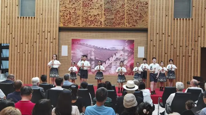 青岛雷根斯堡夏季文艺招待会在慕尼黑举行,彰显两市合作友谊