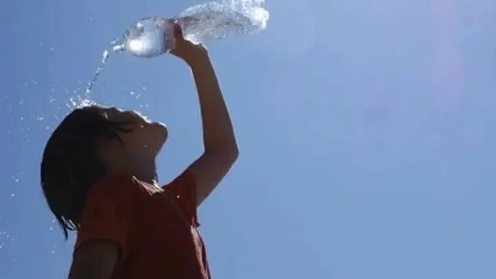 四川16市高温红色预警生效 局部气温逼近44℃