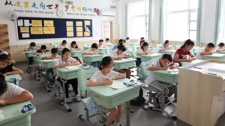 7月26日 首届同颂中华全国青少年志愿文学创作与诵读大赛国赛北部赛区 北外附属辽海外国语学校海城开发区实验学校同步启幕