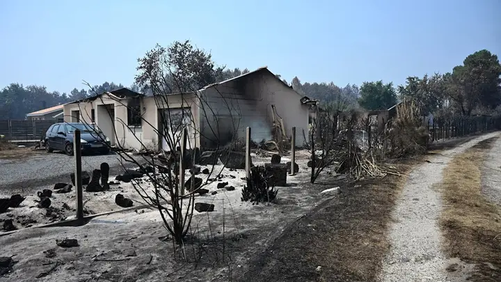法国吉伦特省山火引爆二战遗留弹药库 排爆专家将赴现场排查