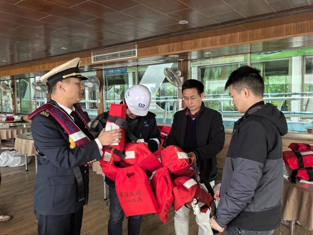 水上出行出游务必牢记“三要”安全准则