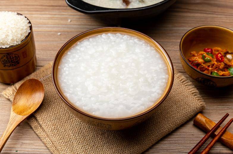 早餐不能吃“大米粥”？医生提醒：不止是大米粥，这4物也应少吃