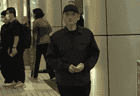 徐克深夜医院门口回应施南生离世：她坚持到生命最后一刻，在亲友陪伴下安详离开