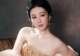 杨紫穿鎏金闪钻礼裙光彩照人 盘发造型优雅温婉气质佳