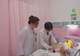 38岁女子怀上双胞胎,一个超早产保不住,另一个保到足月出生