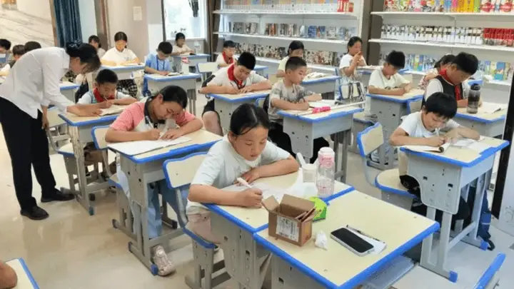 免费接娃的“神仙物业”宣布撤场,再好的服务也扛不住白嫖