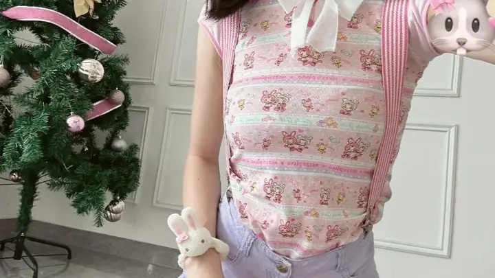 11岁女孩提穿女儿服引热议 本站邀您关注中小学生外来文化认知引导 明早九点专题分享活动在石泉新闻网直播开启