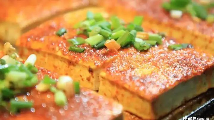 夜市摊上的铁板豆腐,在家也能做出那个味儿