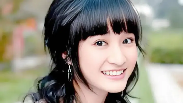 她凭《家有儿女》走红,出道26年零绯闻,如今45岁很美却还是单身