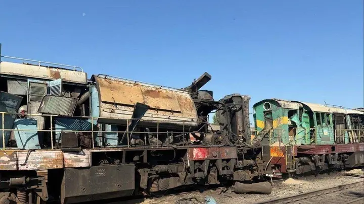 北约武器出现即摧毁,俄罗斯终于醒悟了:炸火车头,苏-34炸大桥