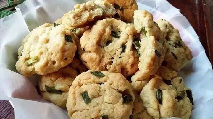 别再冷落家中烤箱了,教你新手版葱油桃酥,酥得掉渣,满屋飘香