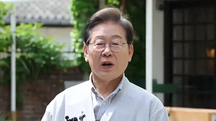 松开李在明的手，中方离开首尔，韩国夺权摆上台面，美方怕啥来啥
