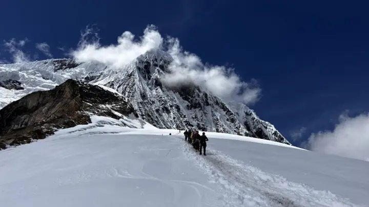 马纳斯鲁峰攀登难度解析:8000米进阶之路