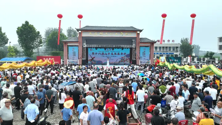 临泉瓦店：美食文化与唢呐艺术点燃盛夏狂欢