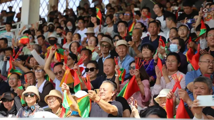 聚盛会 启欢歌! 达茂联合旗第36届那达慕盛大开幕