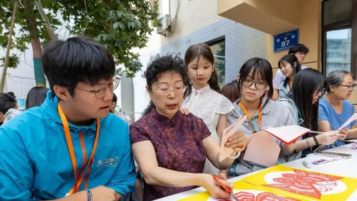 香港新疆青少年互动交流 共品文化魅力