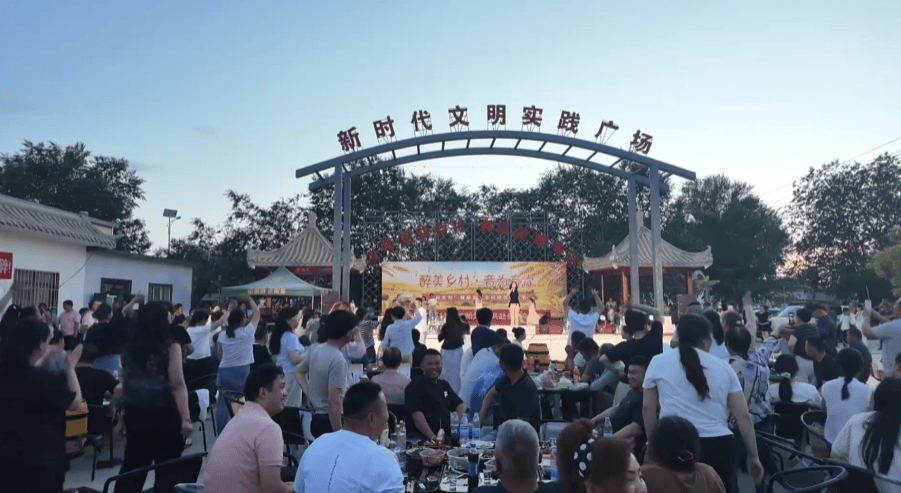 太燃了！首届敦煌“阳关醉”啤酒音乐活动在郭家堡镇举行