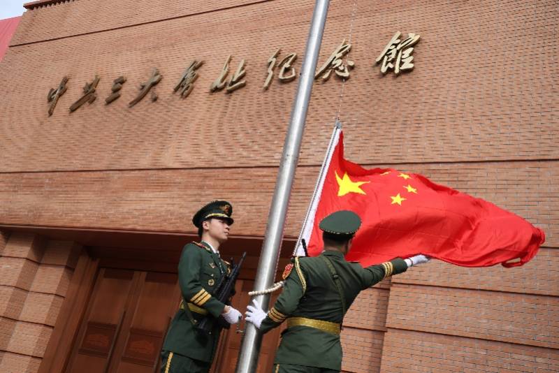 老中青三代齐聚中共三大会址，实景话剧回望峥嵘岁月！