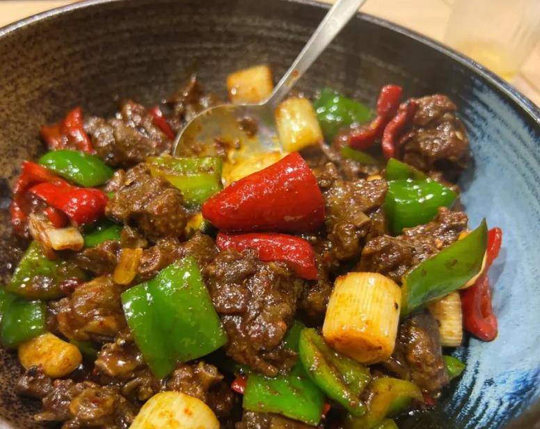 1盆肉一根肠衣，教你做0淀粉0添加剂脆皮肠，外卖的香肠可比不了