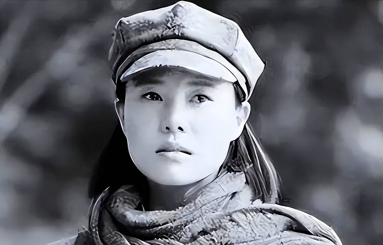 1950年解放军在甘肃摸进匪巢，女匪首笑脸相迎：同志，你们可来了